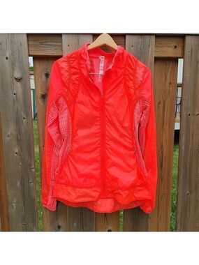 BEAUTIFUL PINK Lululemon Shell Jacket Women's Size 6 Pink lace accents